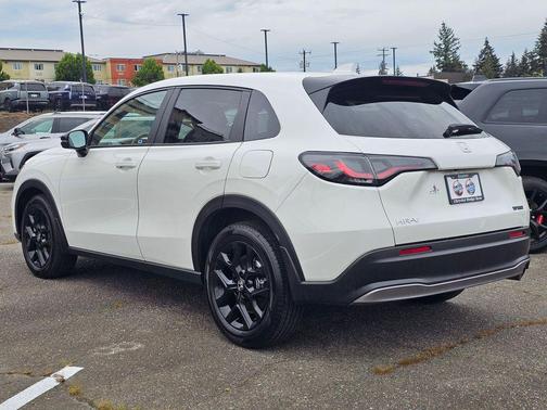 White 2024 Honda HR-V Sport
