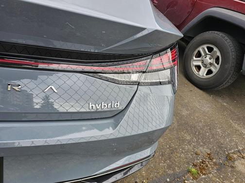 2021 Hyundai ELANTRA HEV Limited