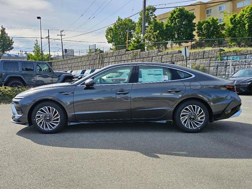 2025 Hyundai SONATA Hybrid SEL