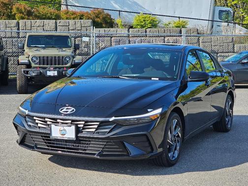 2025 Hyundai ELANTRA HEV SEL Sport