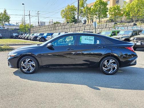 2025 Hyundai ELANTRA HEV SEL Sport