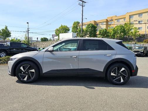 2025 Hyundai IONIQ 5 SE
