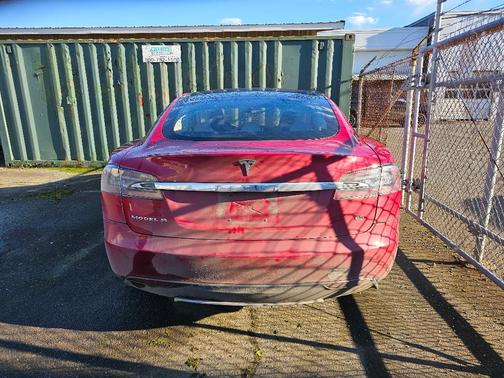 2013 Tesla Model S Performance