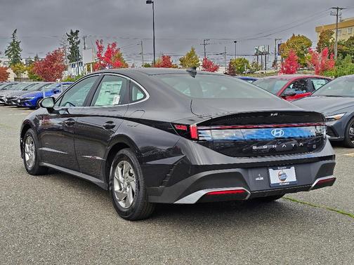 2025 Hyundai SONATA SE
