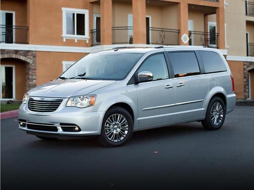 Bright Silver Clearcoat Metallic 2011 Chrysler Town & Country Touring-L