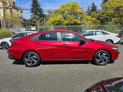 2025 Hyundai ELANTRA HEV SEL Sport