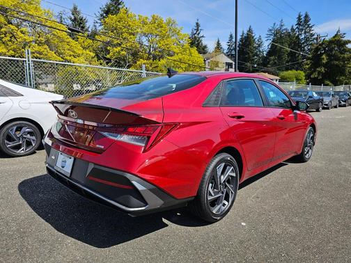 2025 Hyundai ELANTRA HEV SEL Sport