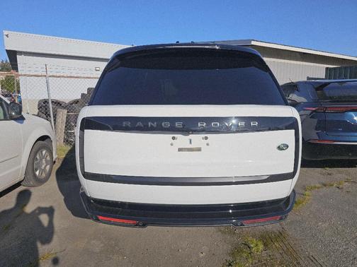 2023 Land Rover Range Rover P530 SE