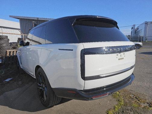 2023 Land Rover Range Rover P530 SE