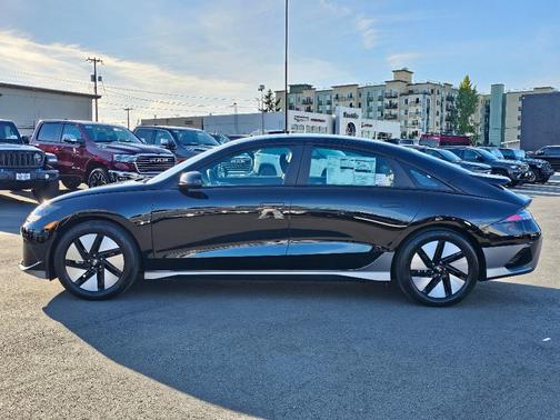 2025 Hyundai IONIQ 6 SE Standard Range