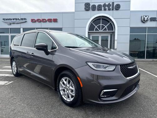 Crystal Metallic 2023 Chrysler Pacifica Touring-L