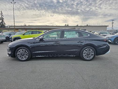 2025 Hyundai SONATA Hybrid Limited