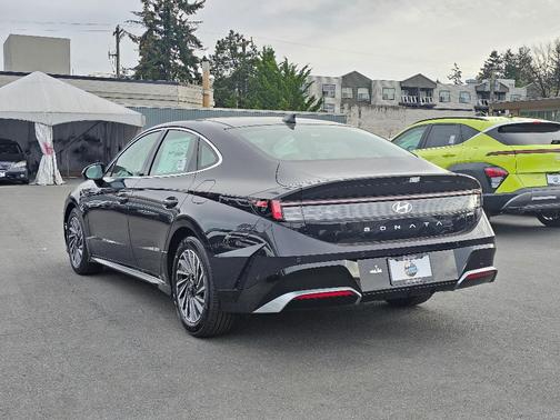 2025 Hyundai SONATA Hybrid Limited