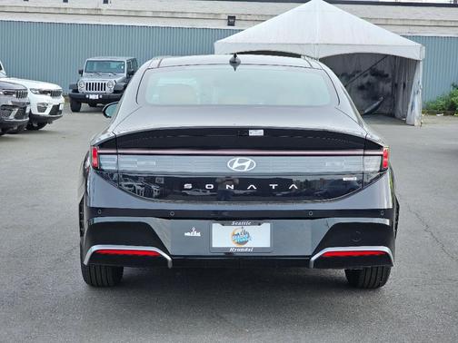 2025 Hyundai SONATA Hybrid Limited