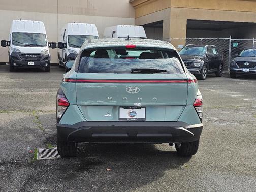 2026 Hyundai KONA SE