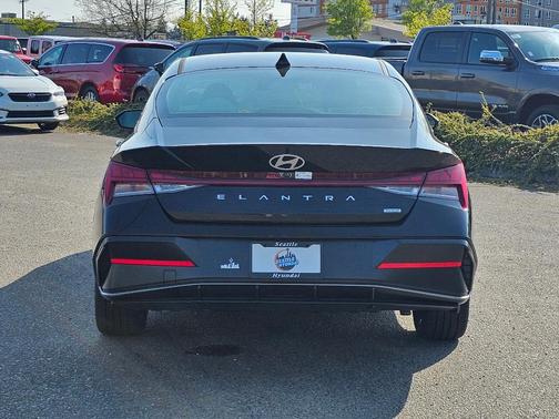 2025 Hyundai ELANTRA HEV Limited