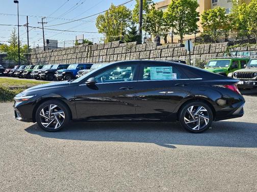 2025 Hyundai ELANTRA HEV Limited