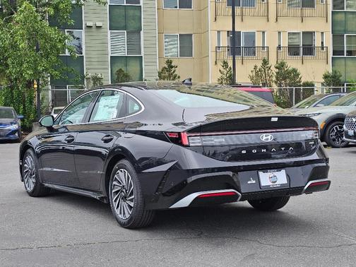 2025 Hyundai SONATA Hybrid Limited