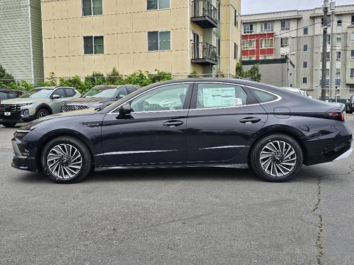 2025 Hyundai SONATA Hybrid Limited