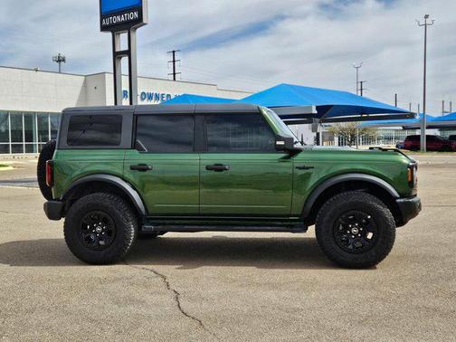 Eruption Green Metallic 2023 Ford Bronco Wildtrak