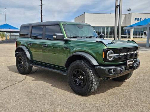 Eruption Green Metallic 2023 Ford Bronco Wildtrak