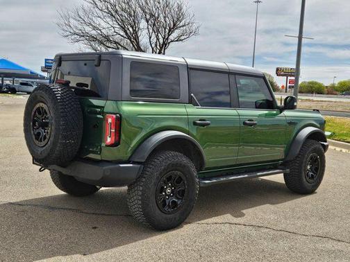 Eruption Green Metallic 2023 Ford Bronco Wildtrak
