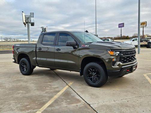 2023 Chevrolet Silverado 1500 Custom Trail Boss