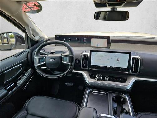 Star White Metallic Tri-Coat 2025 Ford Expedition Max Platinum