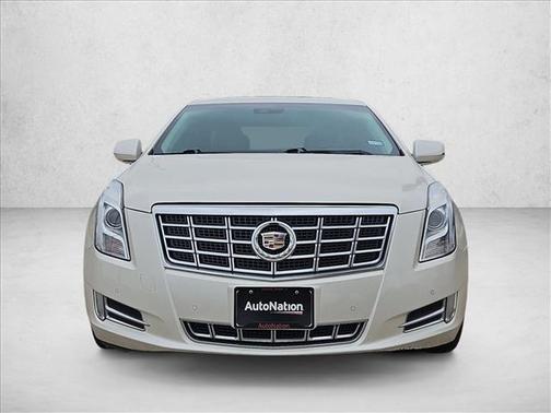White Diamond Pearl 2013 Cadillac XTS Premium