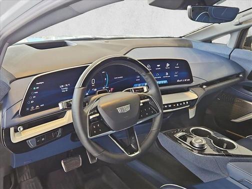 Vibrant White Tricoat 2026 Cadillac OPTIQ Premium Luxury