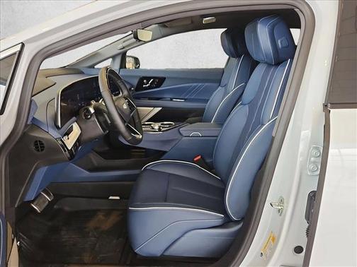 Vibrant White Tricoat 2026 Cadillac OPTIQ Premium Luxury
