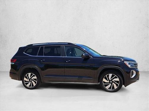 Black 2025 Volkswagen Atlas 2.0T SE w/Technology