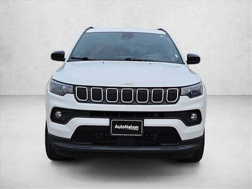 Bright White Clearcoat 2024 Jeep Compass Latitude