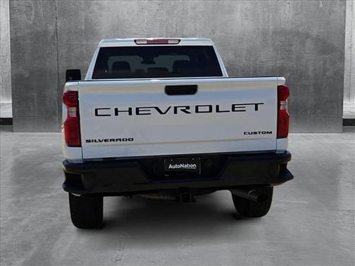 Summit White 2024 Chevrolet Silverado 2500 Custom