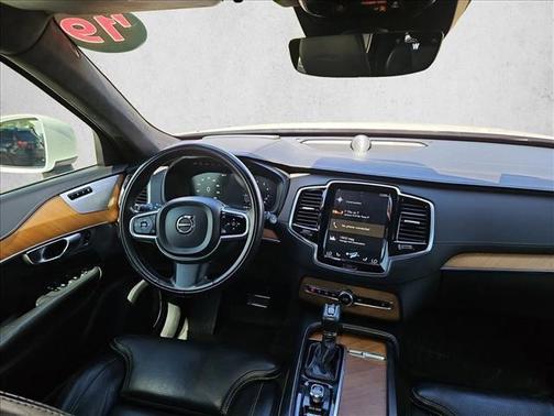 Crystal White Pearl Metallic 2019 Volvo XC90 T6 Inscription