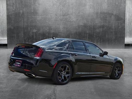 2022 Chrysler 300 Touring