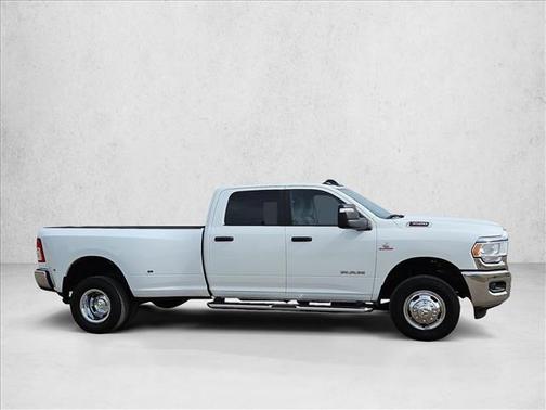2024 RAM 3500 Big Horn Crew Cab 4x4 8' Box