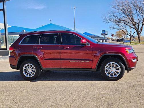 2022 Jeep Grand Cherokee Laredo