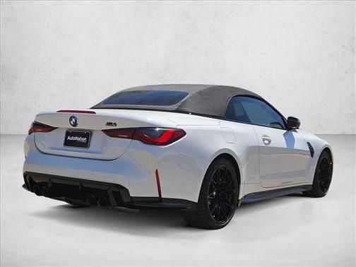 Alpine White 2022 BMW M4 Competition xDrive