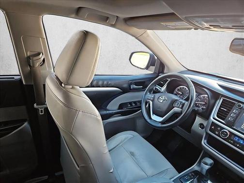 Predawn Gray Mica 2016 Toyota Highlander XLE