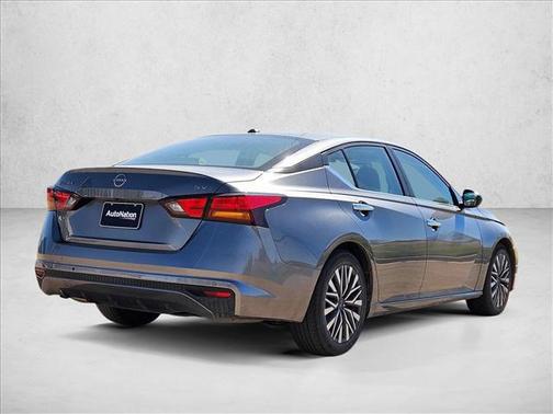 Gun Metallic 2024 Nissan Altima 2.5 SV
