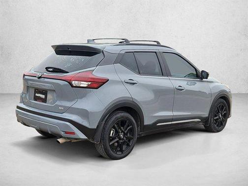Boulder Gray Pearl 2022 Nissan Kicks SR
