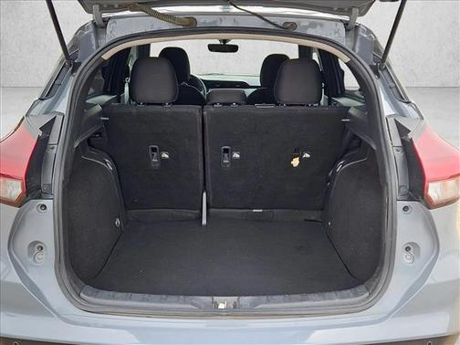 Boulder Gray Pearl 2022 Nissan Kicks SR