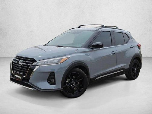 Boulder Gray Pearl 2022 Nissan Kicks SR