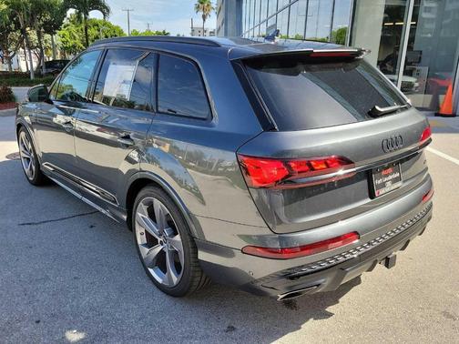 Daytona Gray Pearl 2026 Audi Q7 PRESTIGE