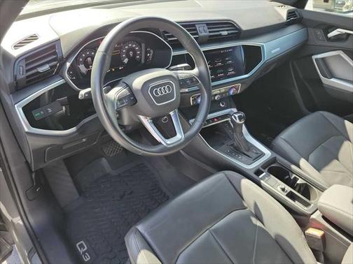 2022 Audi Q3 Premium Plus 45 TFSI S line quattro Tiptronic