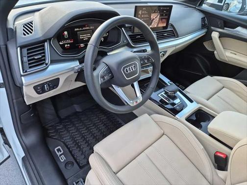 2025 Audi Q5 Premium Plus 45 TFSI S line quattro S tronic