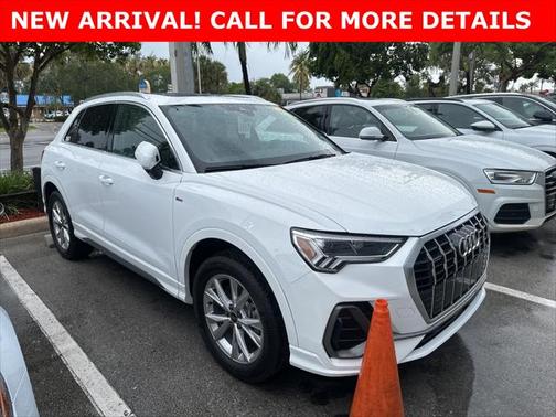 2024 Audi Q3 Premium 45 TFSI S line quattro Tiptronic