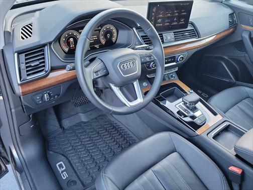 2022 Audi Q5 Premium Plus 45 TFSI S line quattro S tronic