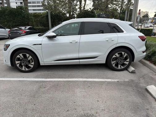 2021 Audi e-tron Prestige quattro